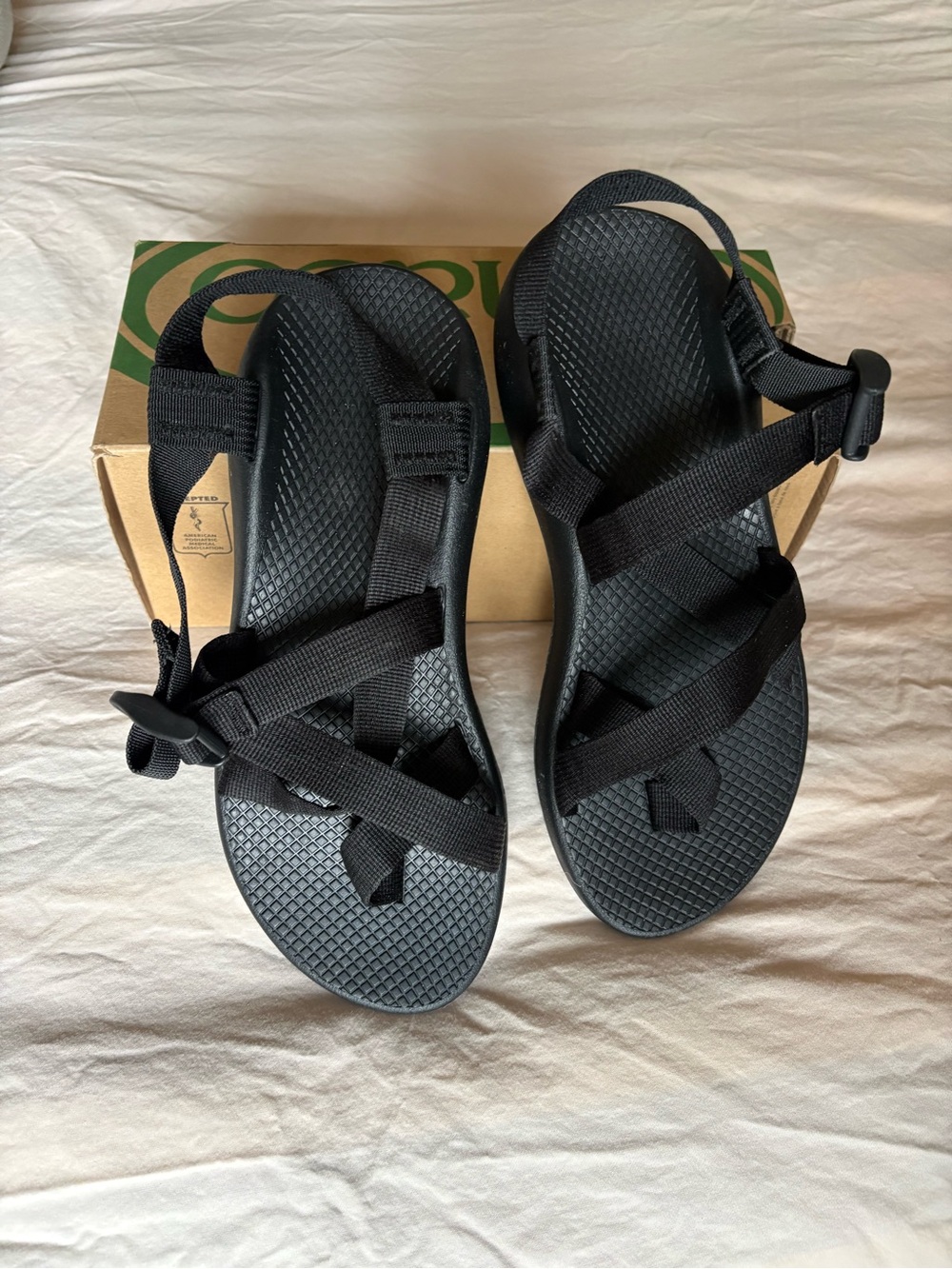 Chaco women’s size 9 Yampa Z2 sandals NWT